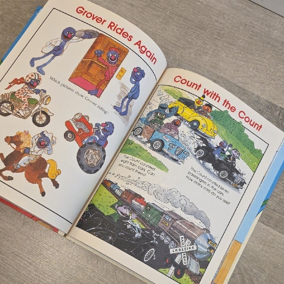 Sesame Street Blue and Red Vehicles Book - Picture 16 of 17